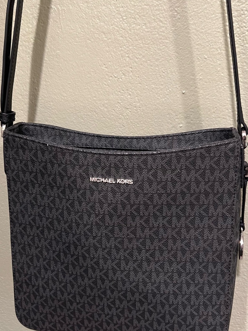 Michael Kors Jet Set Black MK Messenger Bag